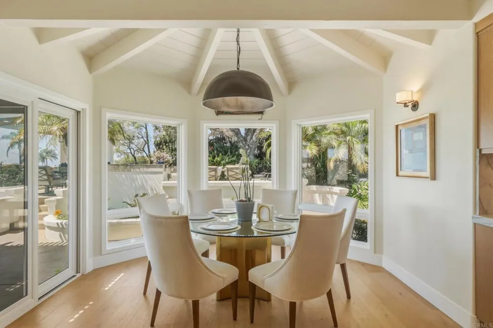 2140 Janis Way Carlsbad, CA 92008