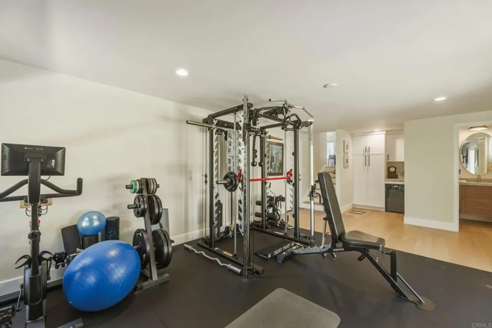 2140 Janis Way Carlsbad, CA 92008