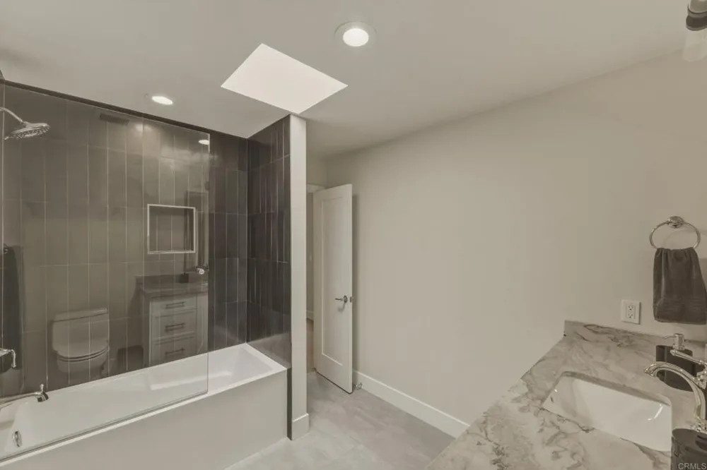 2140 Janis Way Carlsbad, CA 92008