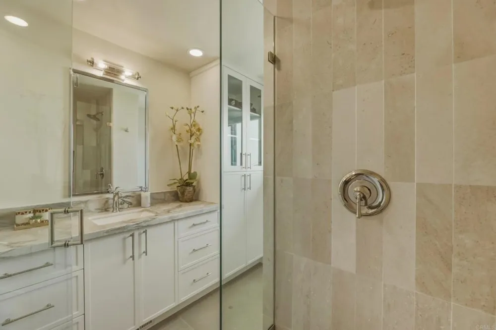 2140 Janis Way Carlsbad, CA 92008