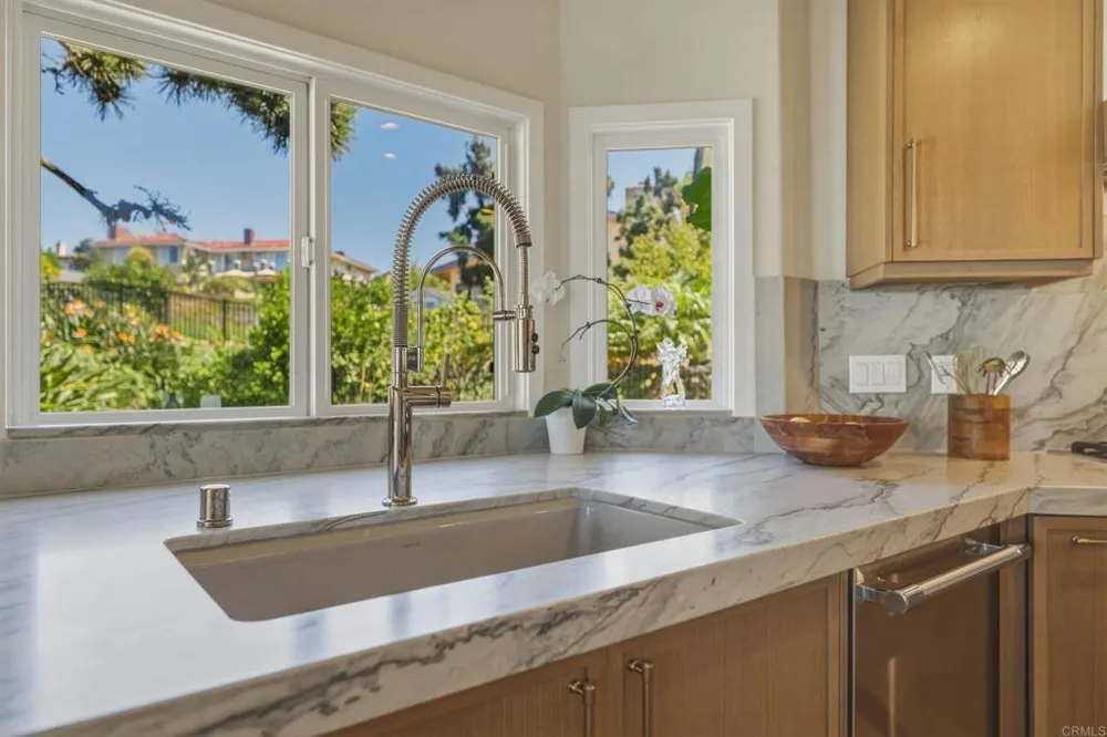 2140 Janis Way Carlsbad, CA 92008