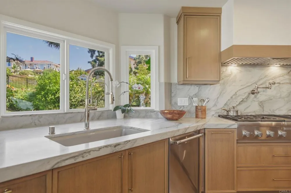 2140 Janis Way Carlsbad, CA 92008