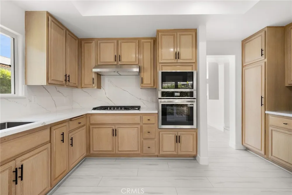7422 kyle court West Hills, CA 91307