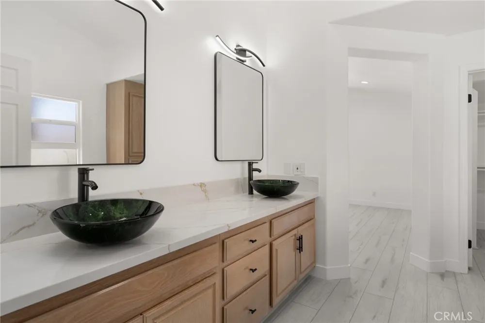 7422 kyle court West Hills, CA 91307