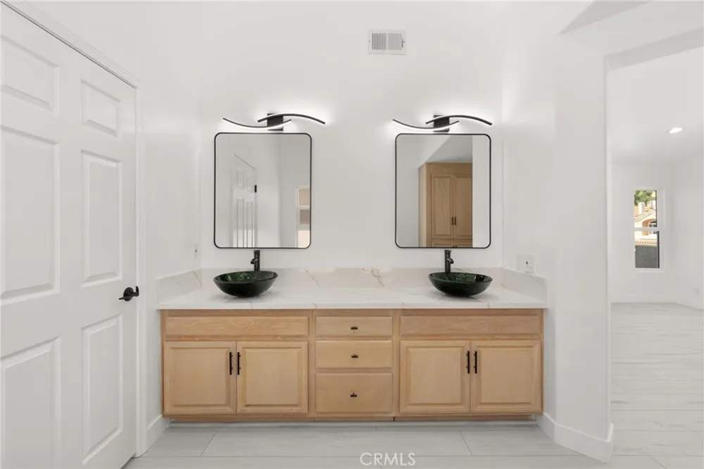 7422 kyle court West Hills, CA 91307