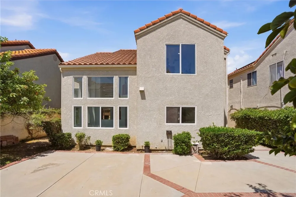 7422 kyle court West Hills, CA 91307