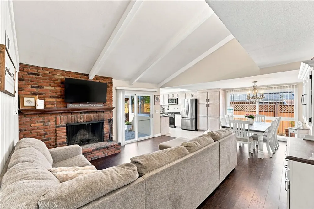 25711 Chrisanta Drive Mission Viejo, CA 92691