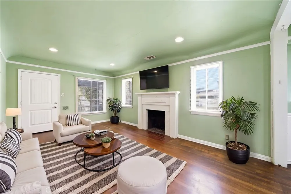 4901 Virginia Long Beach, CA 90805