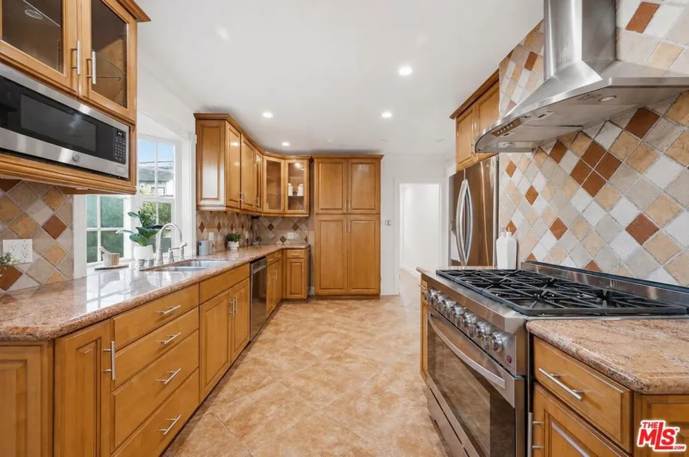 5221 Purdue Avenue Culver City, CA 90230