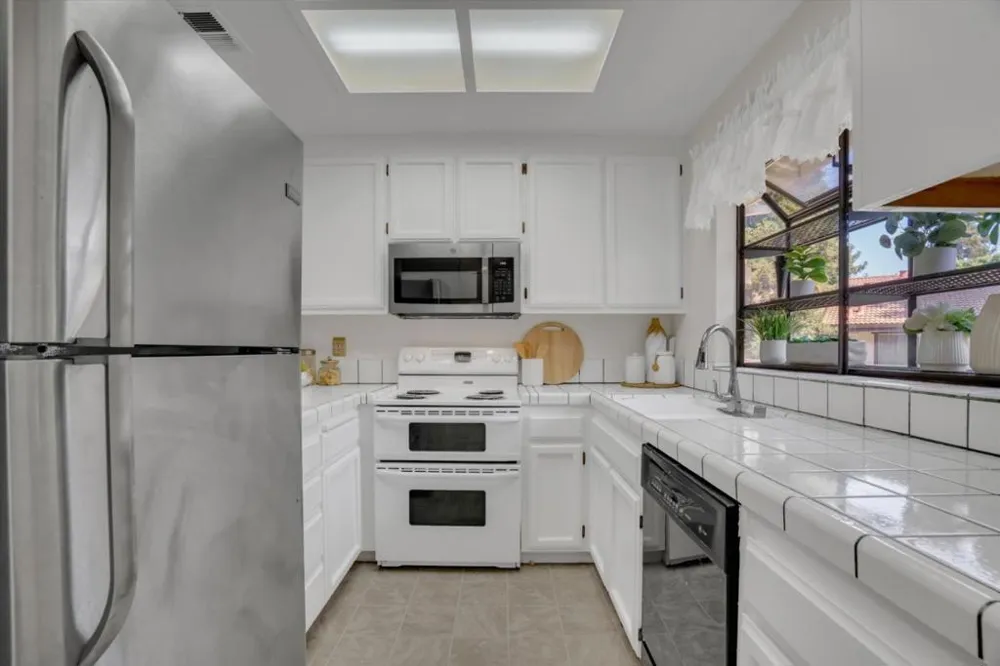 1400 Bowe Avenue #1208 Santa Clara, CA 95051