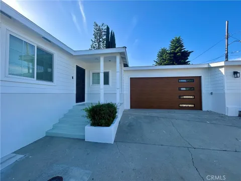 2711 Highcliff