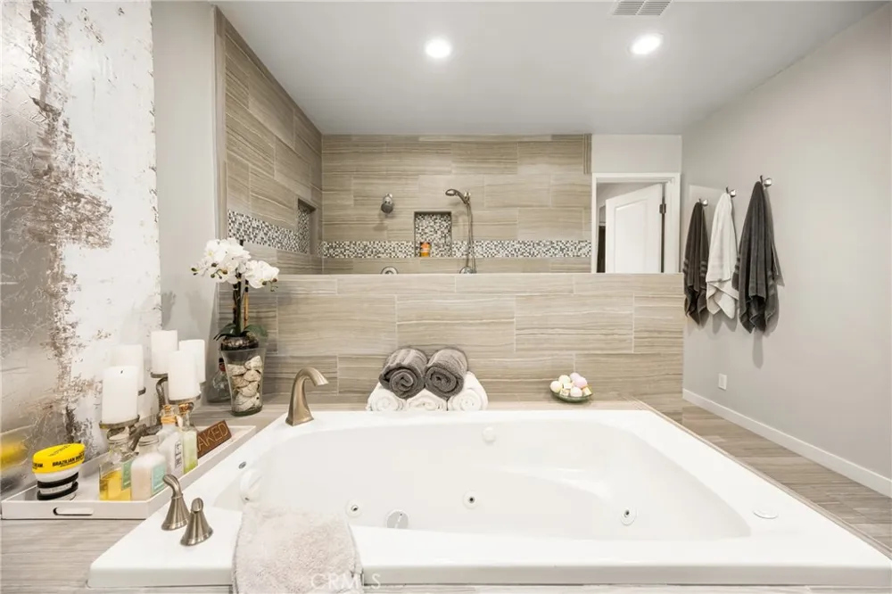 19301 Maynard Way North Tustin, CA 92705