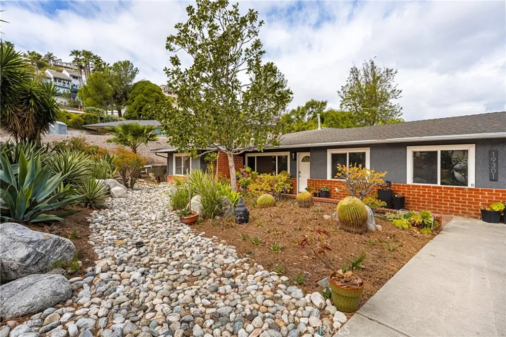 19301 Maynard Way North Tustin, CA 92705