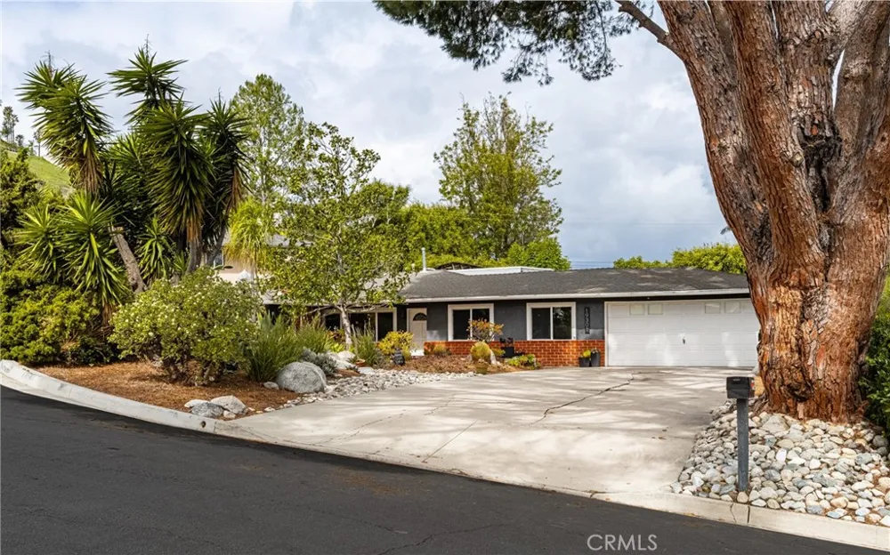 19301 Maynard Way North Tustin, CA 92705
