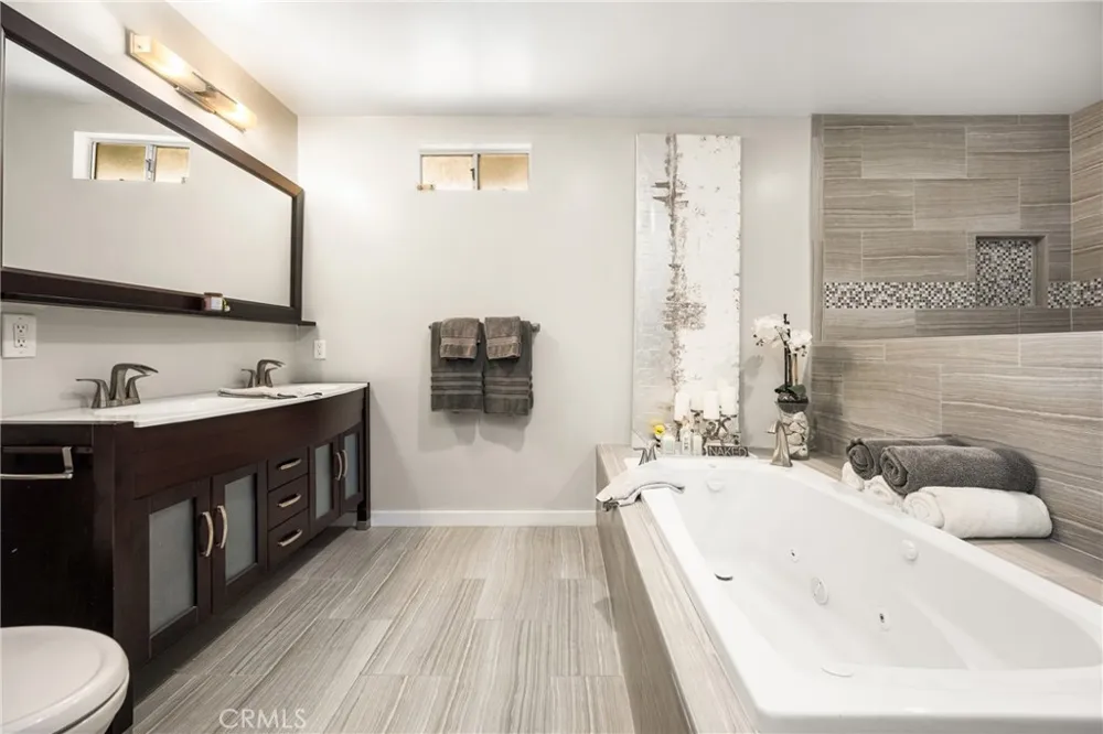 19301 Maynard Way North Tustin, CA 92705