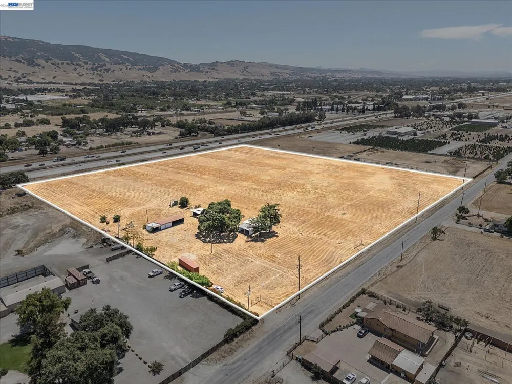 13690 Murphy Ave #E San Martin, CA 95046