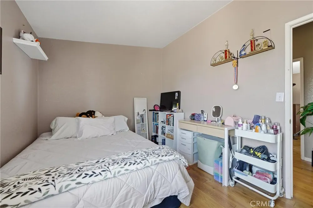 22201 Alviso Perris, CA 92570