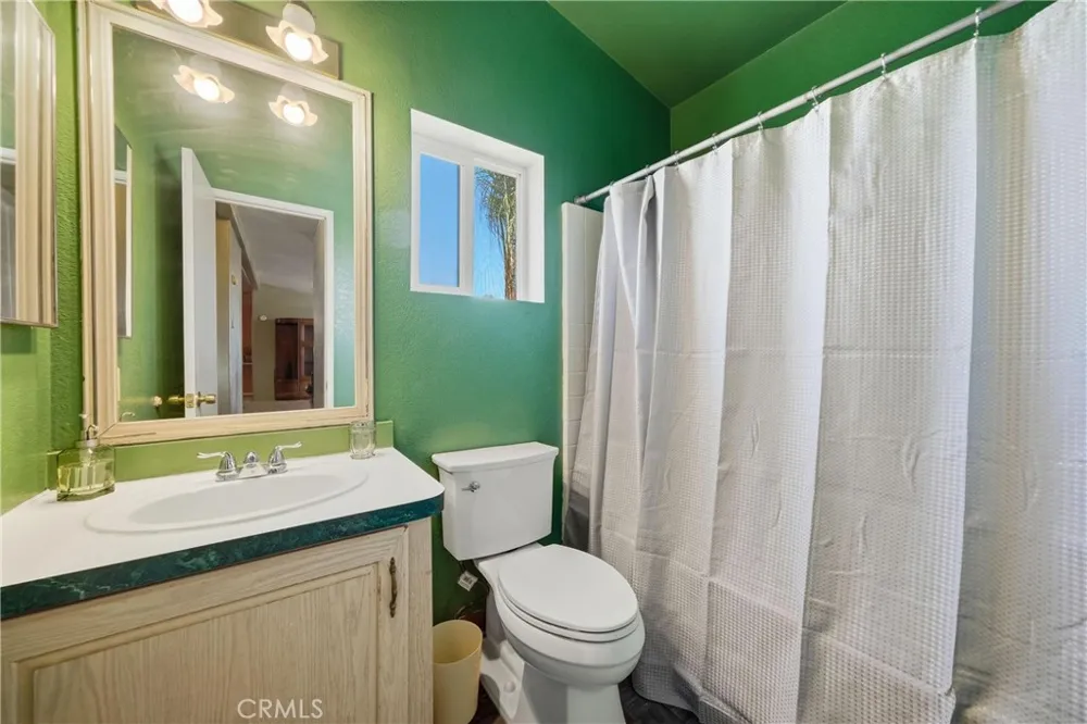 22201 Alviso Perris, CA 92570