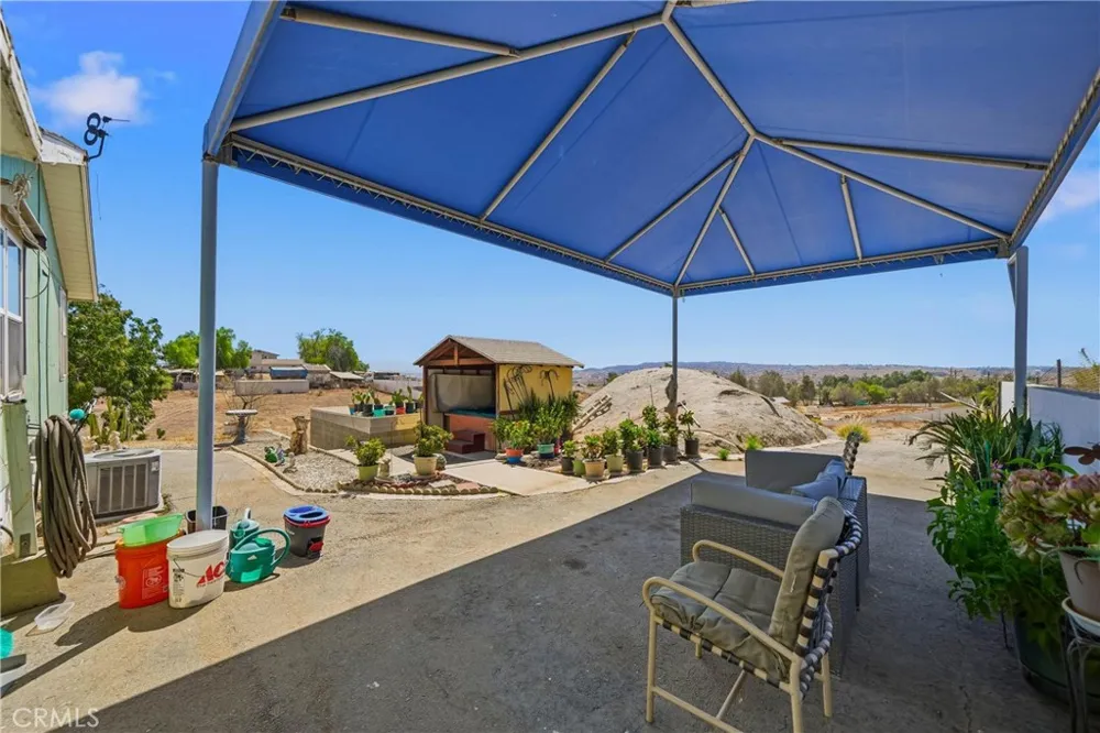22201 Alviso Perris, CA 92570