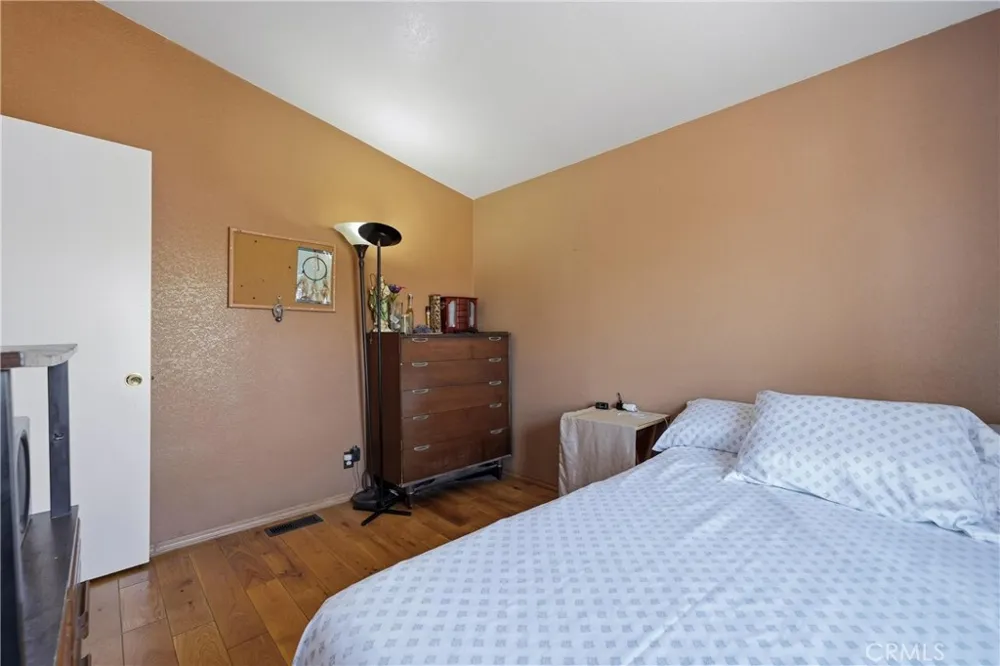 22201 Alviso Perris, CA 92570