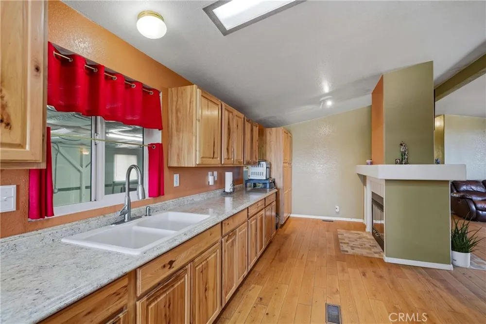 22201 Alviso Perris, CA 92570