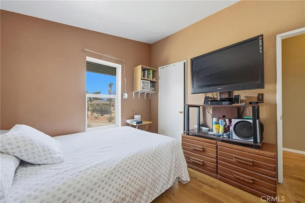 22201 Alviso Perris, CA 92570