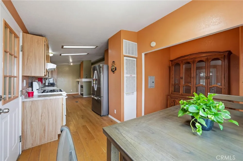 22201 Alviso Perris, CA 92570