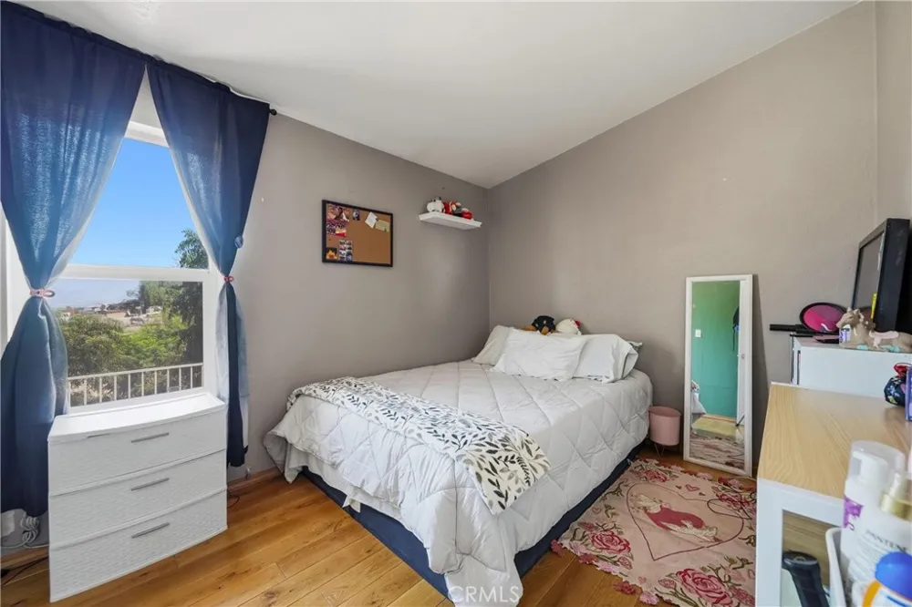 22201 Alviso Perris, CA 92570