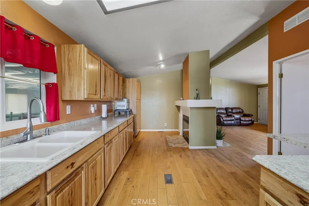 22201 Alviso Perris, CA 92570