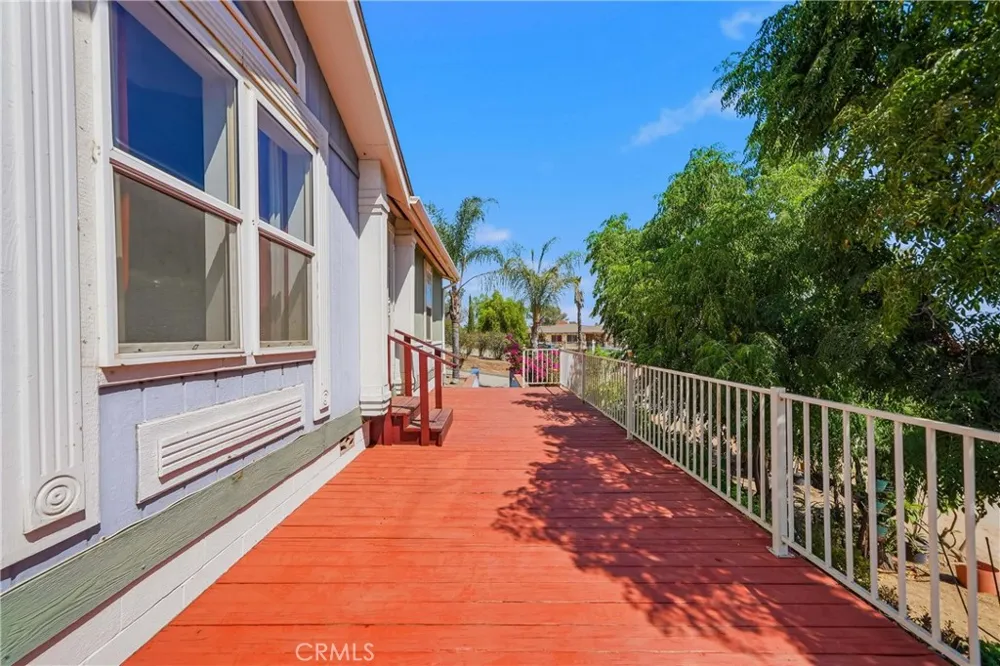 22201 Alviso Perris, CA 92570