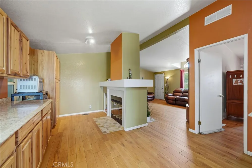 22201 Alviso Perris, CA 92570