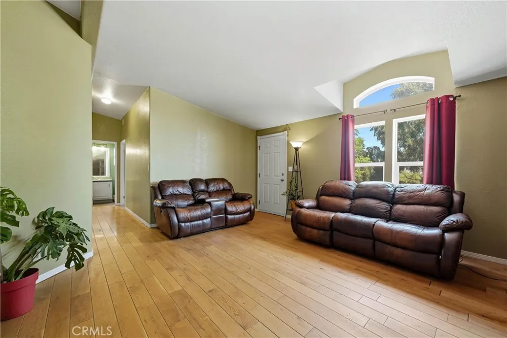 22201 Alviso Perris, CA 92570
