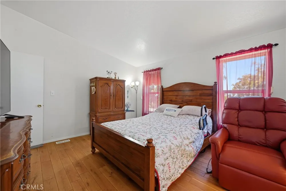 22201 Alviso Perris, CA 92570