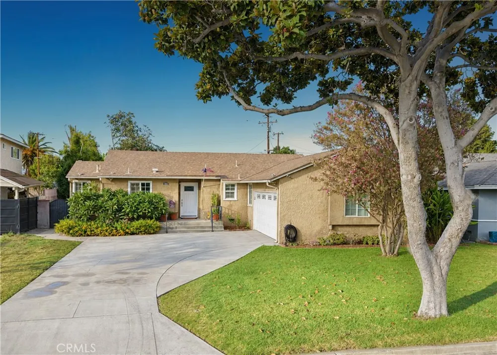 7211 Glencliff Downey, CA 90240