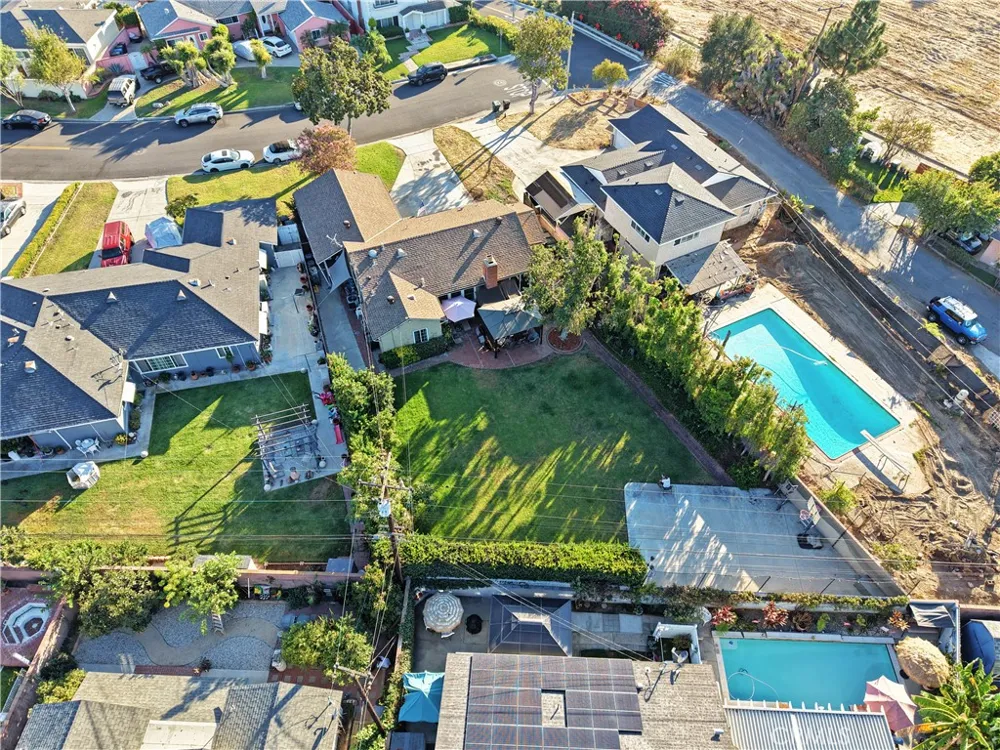 7211 Glencliff Downey, CA 90240