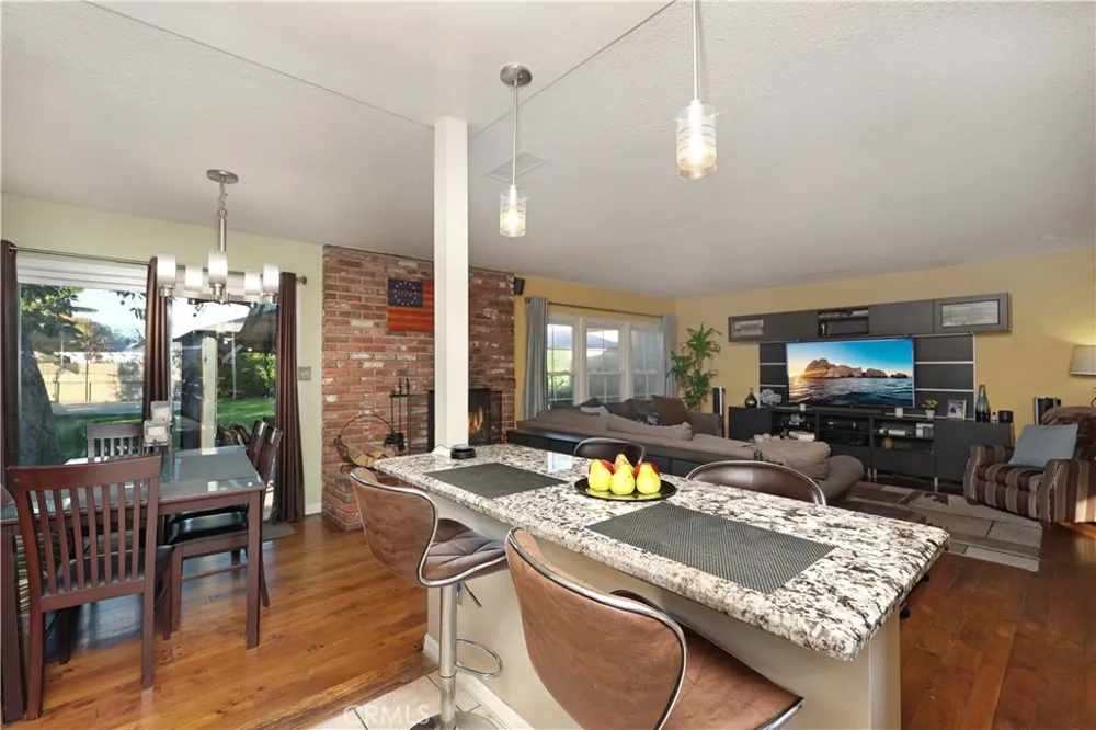 7211 Glencliff Downey, CA 90240