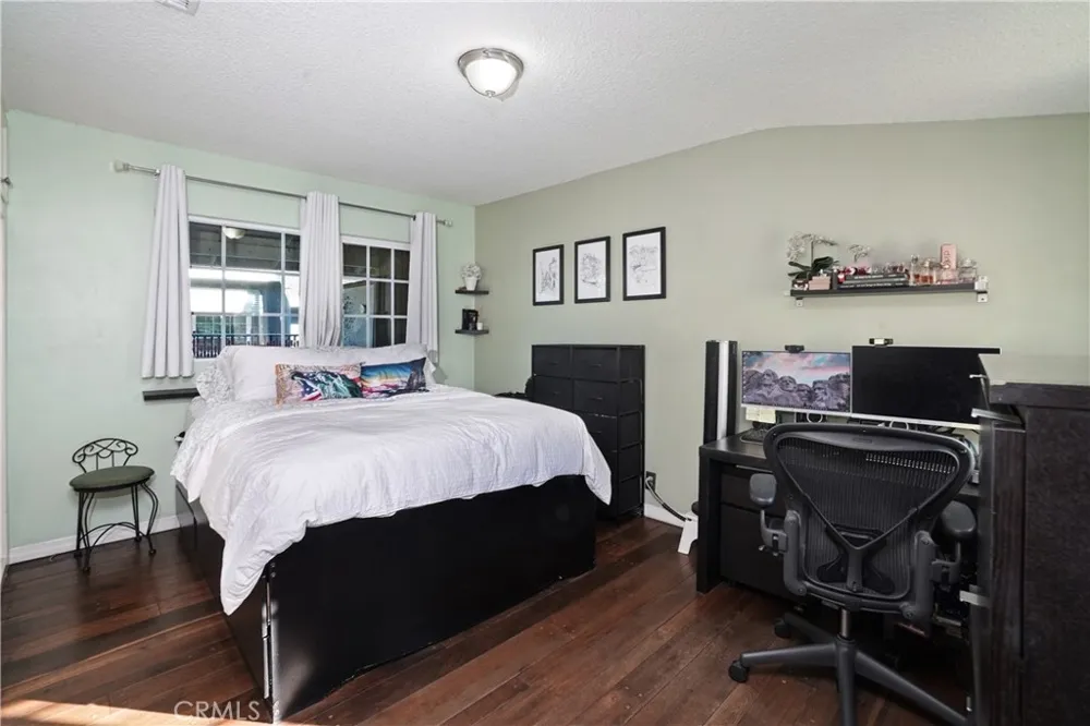 7211 Glencliff Downey, CA 90240