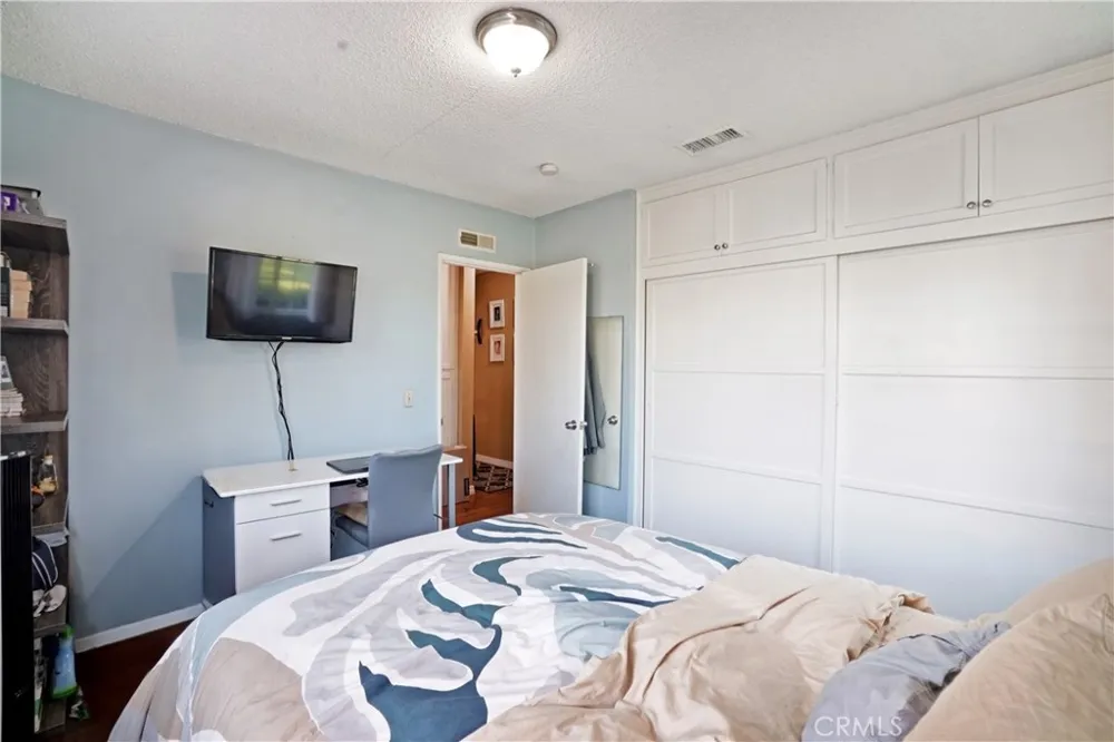 7211 Glencliff Downey, CA 90240