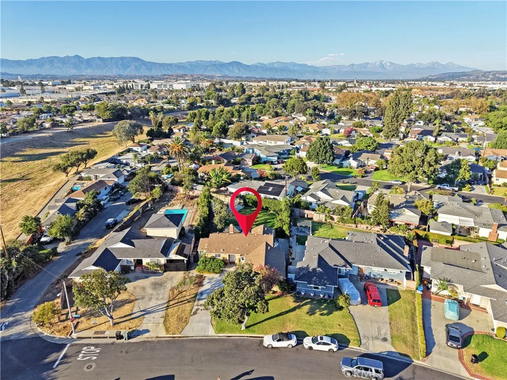 7211 Glencliff Downey, CA 90240