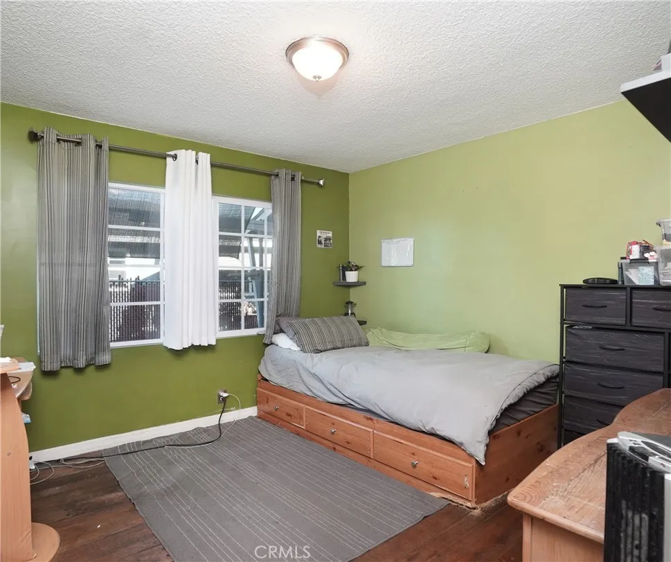 7211 Glencliff Downey, CA 90240