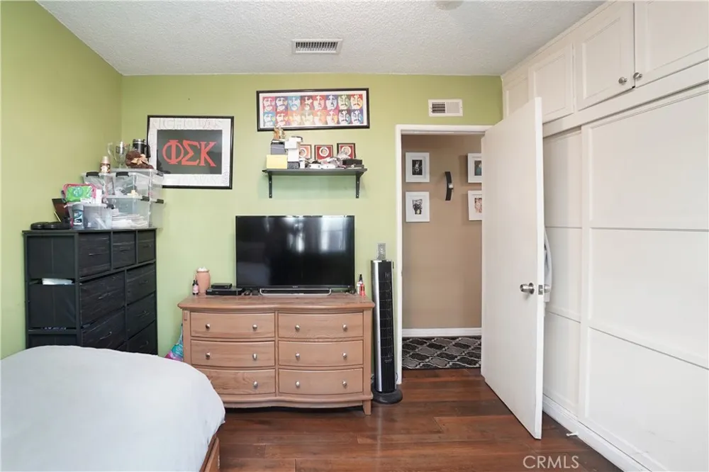 7211 Glencliff Downey, CA 90240