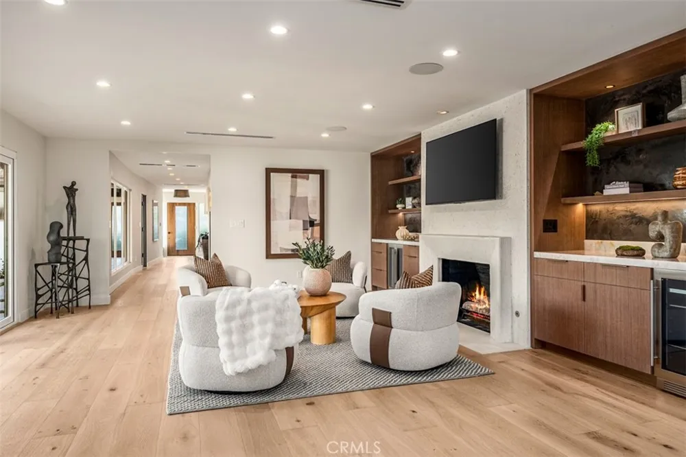 4230 Virginia Road Long Beach, CA 90807