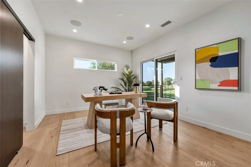 4230 Virginia Road Long Beach, CA 90807