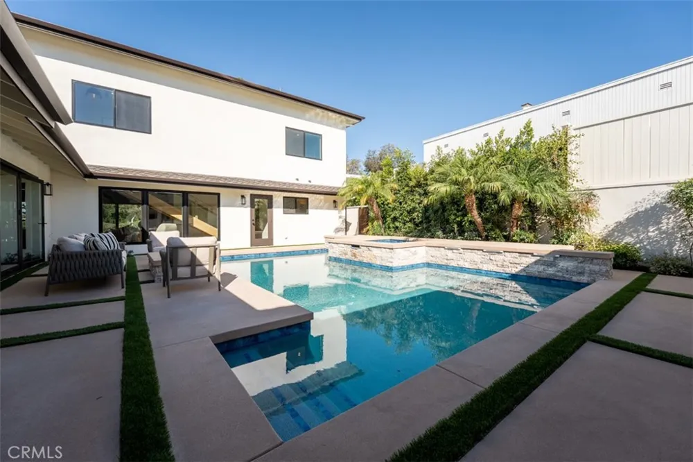 4230 Virginia Road Long Beach, CA 90807