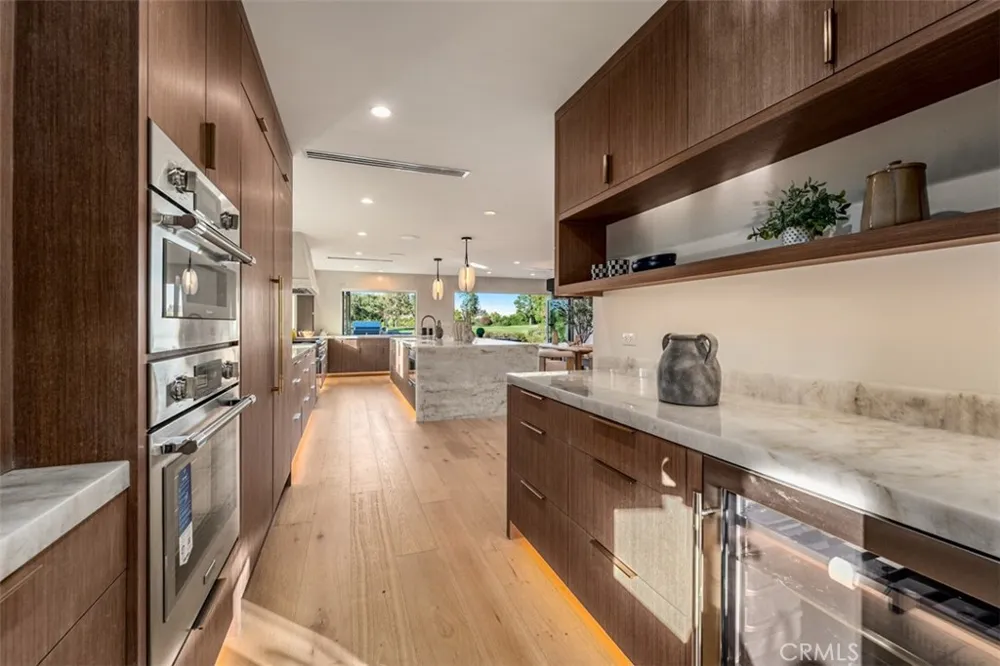 4230 Virginia Road Long Beach, CA 90807