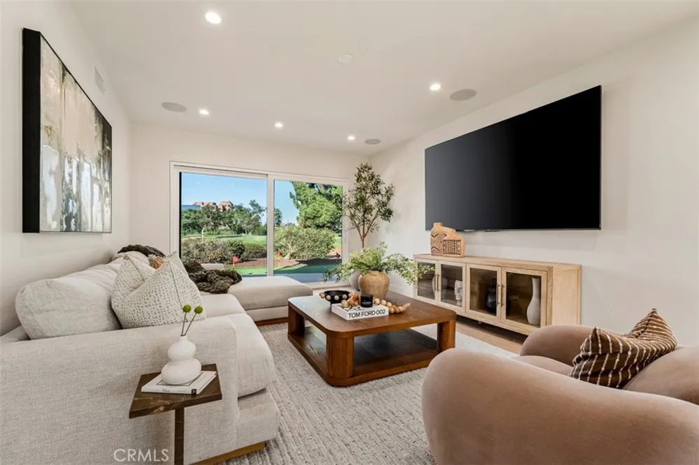 4230 Virginia Road Long Beach, CA 90807