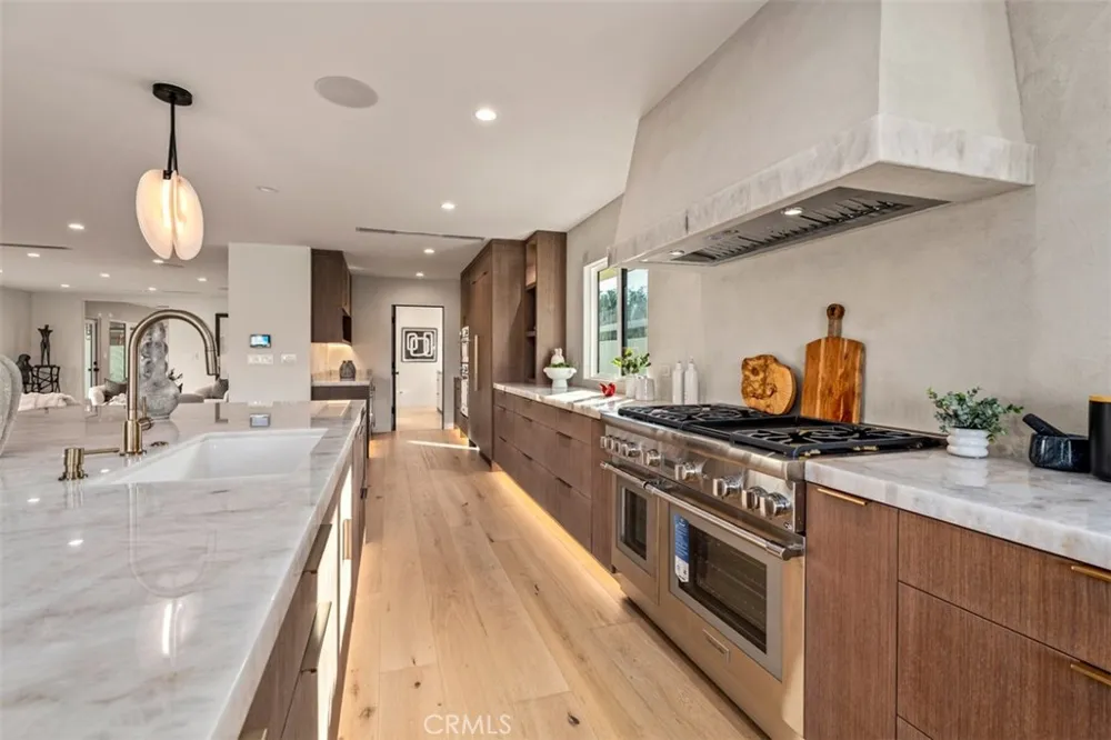 4230 Virginia Road Long Beach, CA 90807