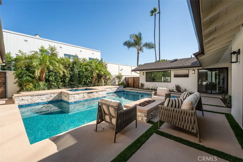 4230 Virginia Road Long Beach, CA 90807