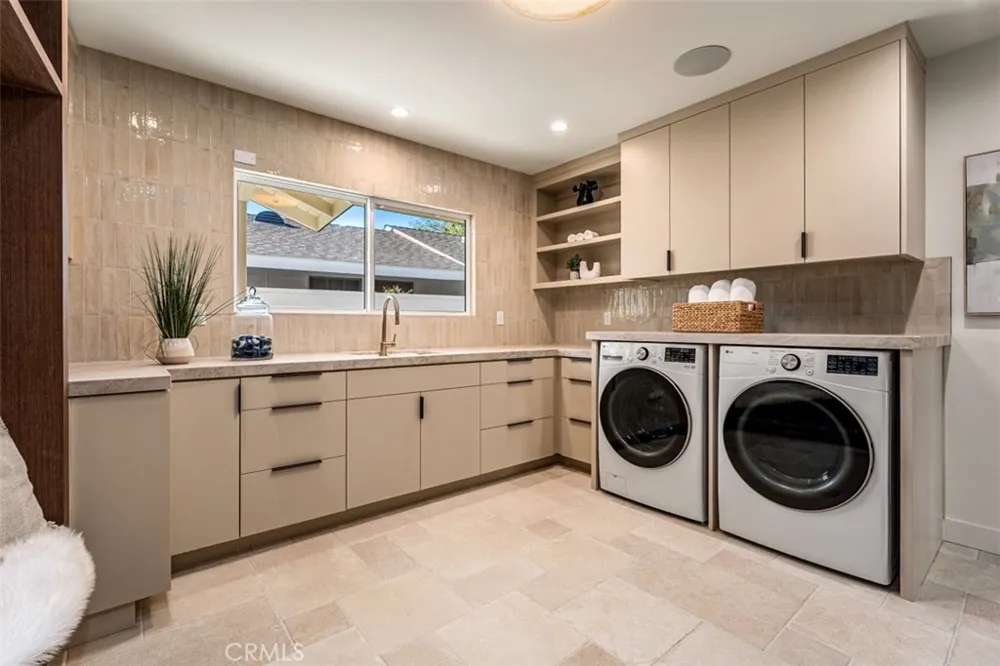 4230 Virginia Road Long Beach, CA 90807