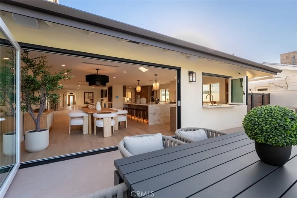 4230 Virginia Road Long Beach, CA 90807